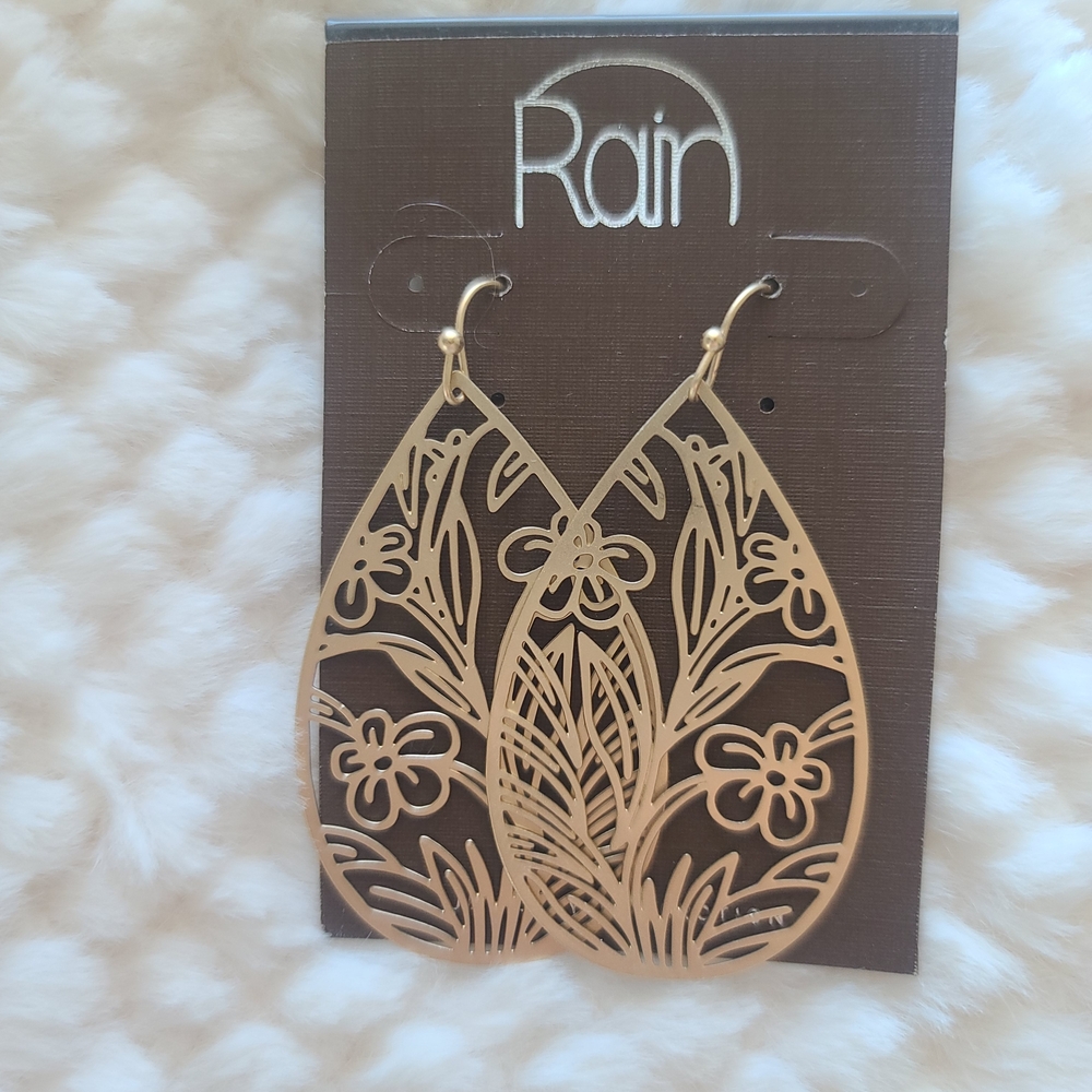 Rain Gold Floral Cutout Earrings